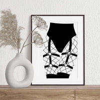 Olivia, femme en lingerie BDSM érotique noire.