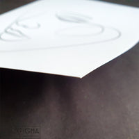 Papier de qualité supérieure pour l'affiche minimaliste Tifaine. Dessin en noir et blanc.