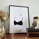 Affiche minimaliste Nina, l'illustration d'une femme en lingerie chic, décoration soft.