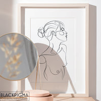 Mockup présentant l'affiche minimaliste Anastasia, Illustration d'une femme nue en line art.